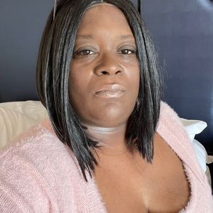 Meet your Posher, Remona